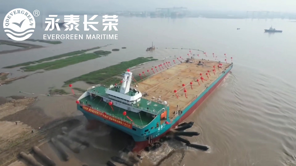 2023 年 6 月,全球首艘江海直達DP2多用途雙體運輸接駁船&ldquo;風(fēng)海達&ldquo;在浙江臺州方振船業(yè)采用氣囊上排下水順利吉水。